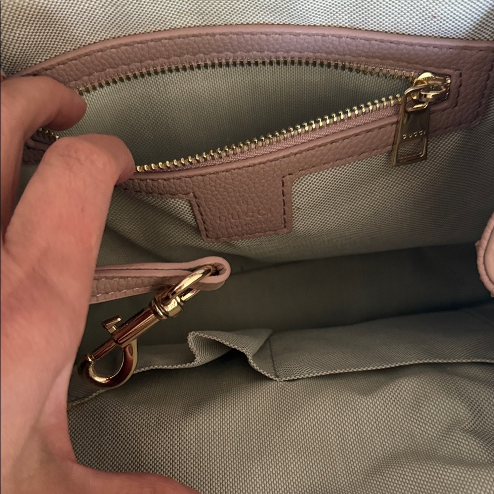 Gucci Dusty Rose Pebbled Leather Shoulder Bag with Tassel - Picture 6 of 9